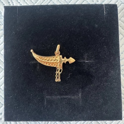 9ct yellow gold sword dagger - 9ct, sword/dagger