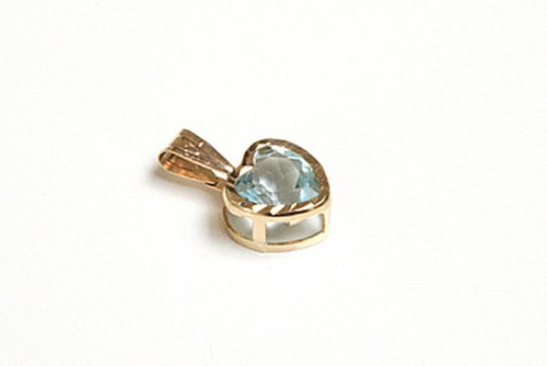 9ct gold blue topaz - 9ct,