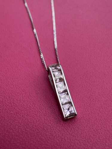 9ct white gold pink - 9ct, stone