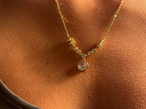 Gold diamond detail 18ct