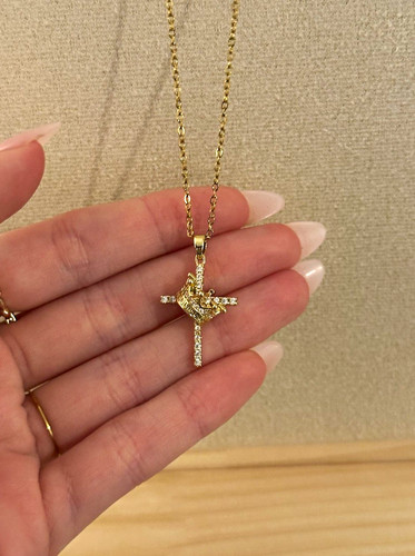 Stunning 20ct fine cross
