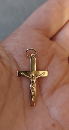 9ct yellow gold cross - , pendant