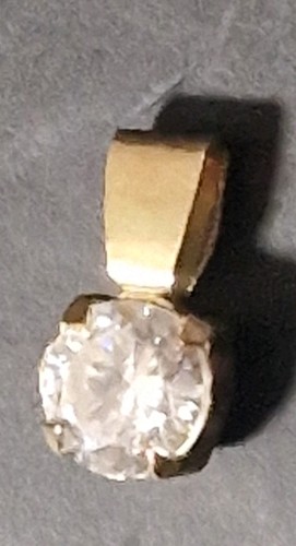 9ct gold pendant - 9ct,