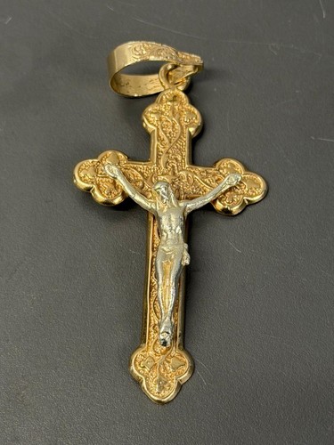 9ct gold crucifix pendant - 9ct,