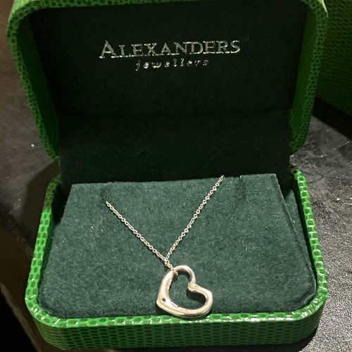 Alexanders 375 whitegold heart - 375,